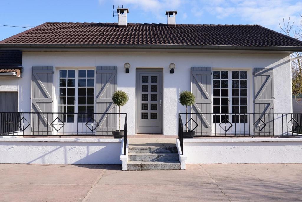 Les Villas Du Domaine De Suzel Vignieu Exterior foto