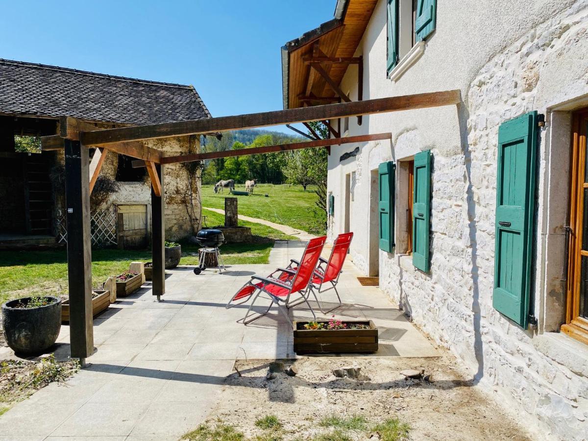 Les Villas Du Domaine De Suzel Vignieu Exterior foto